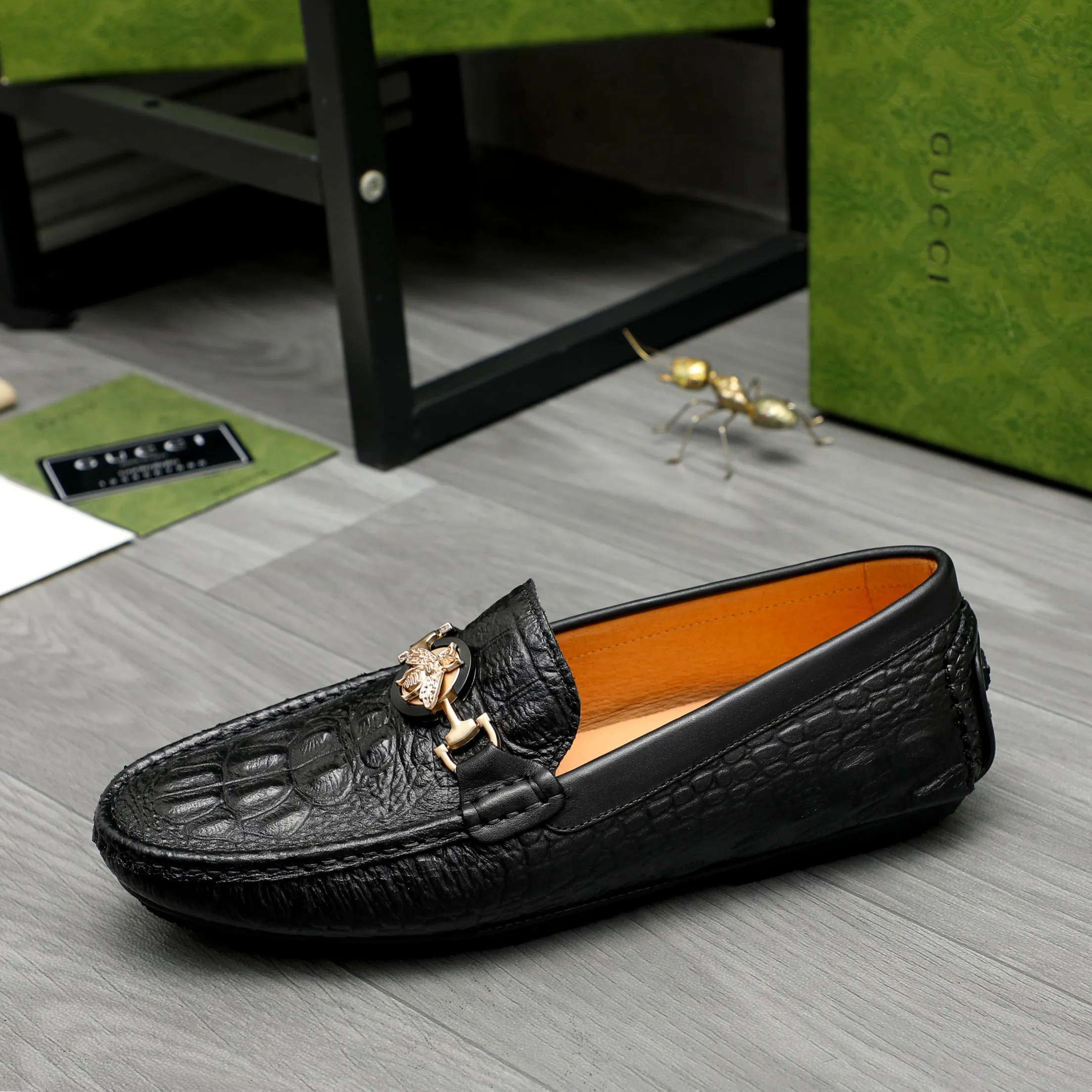 Men's shoes💰380 Product trademark: GUCCI "Gucci" casual slip-on shoes Regular size: 38-45 (45 is custom-made and non-returnable) Product materials: Selected embossed cowhide upper, pigskin lining, rubber outsole